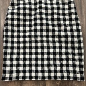 Talbots EUC Size 12P Stylish Black and White Wool Blend Checkered Skirt.